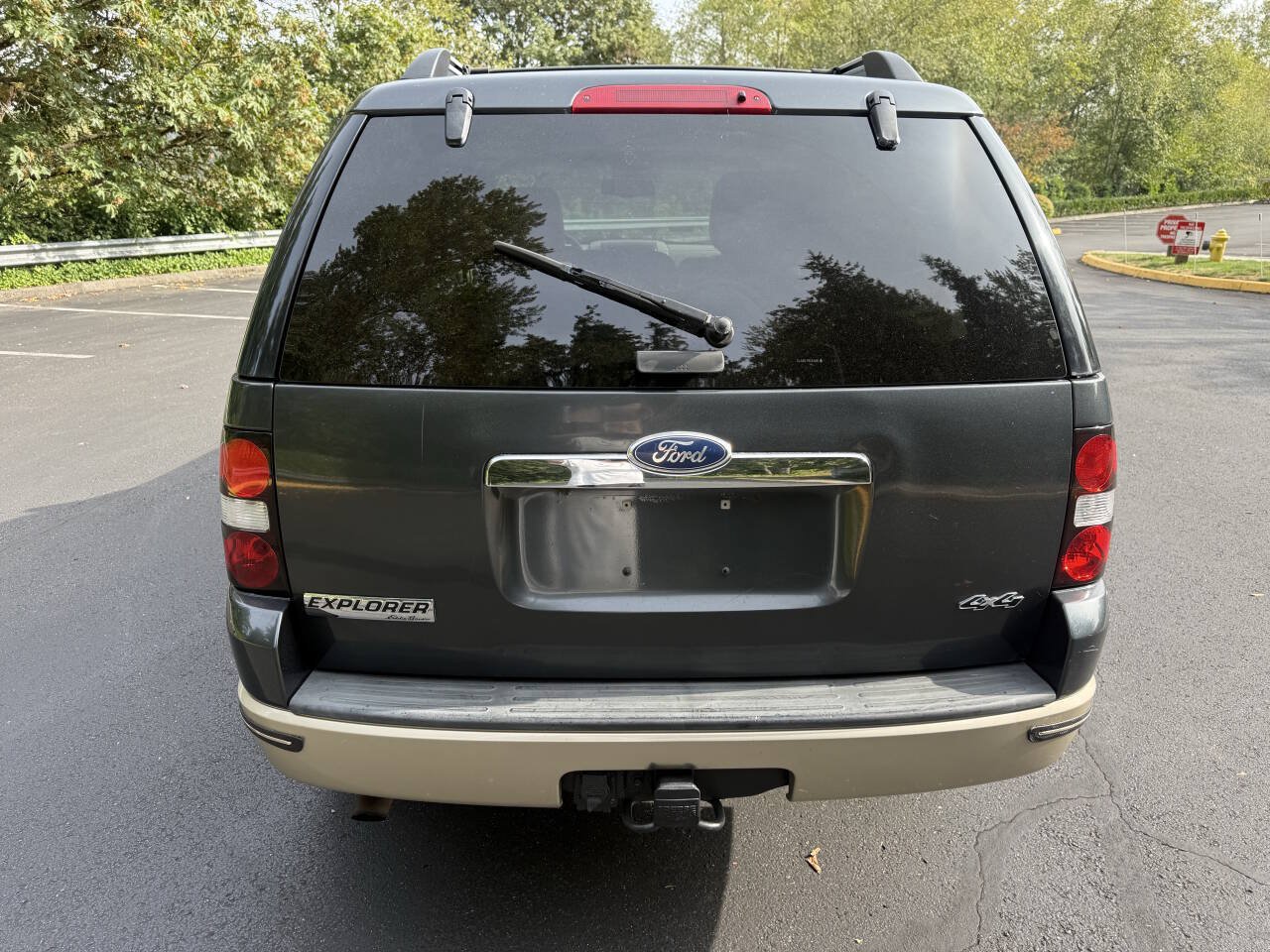 Used 2010 Ford Explorer Eddie Bauer AWD/4WD image 4
