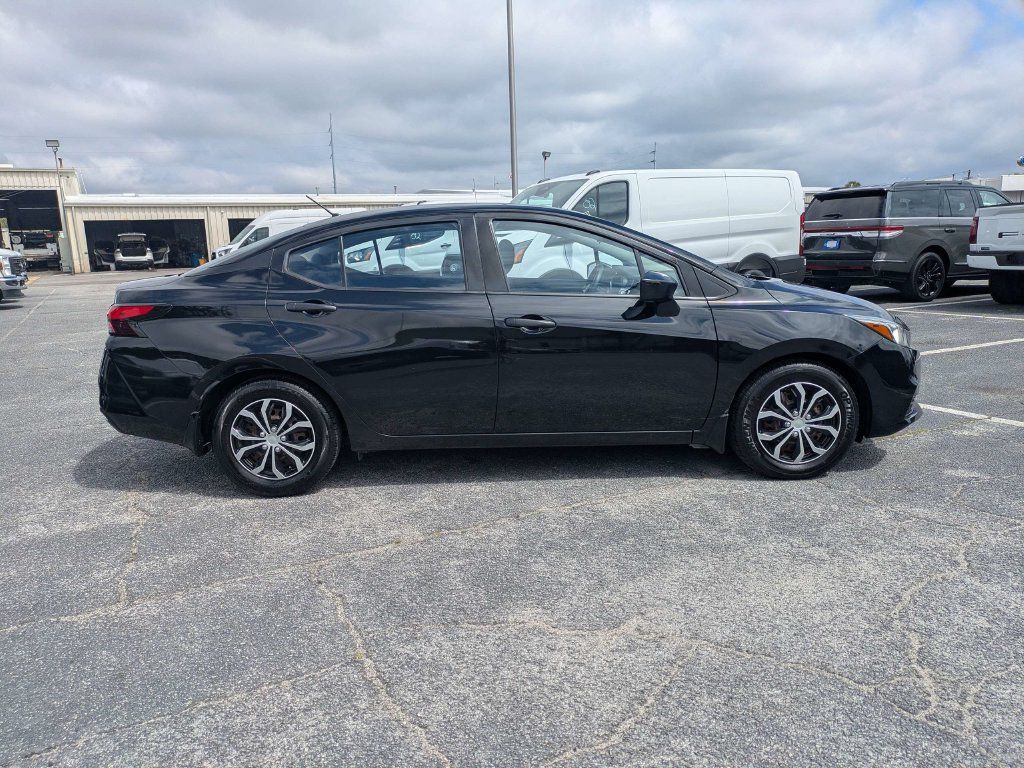 Used 2020 Nissan Versa S FWD image 4