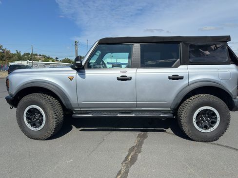 Used 2022 Ford Bronco Badlands AWD/4WD image 3