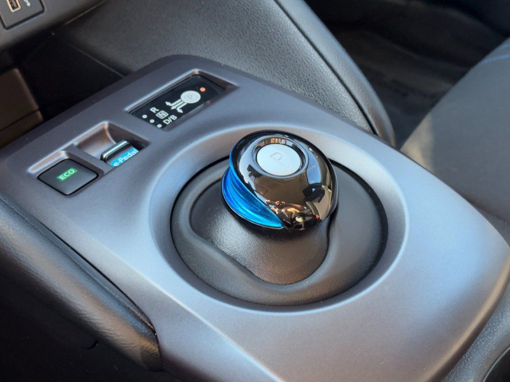 Used 2025 Nissan Leaf S FWD image 20