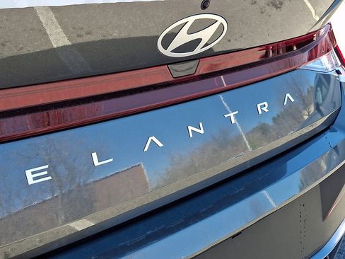 New 2026 Hyundai Elantra SE FWD image 15