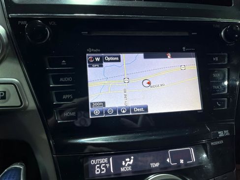 Used 2016 Toyota Prius V Four FWD image 16