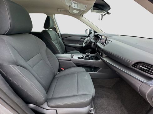 Used 2024 Nissan Rogue S FWD image 19
