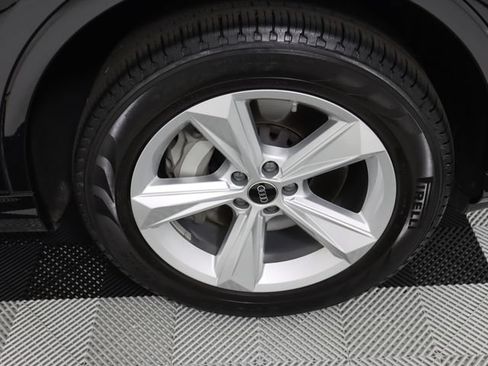 Certified 2026 Audi Q7 3.0T Premium AWD/4WD image 9