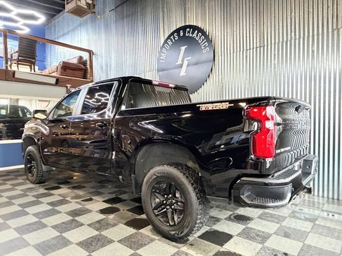 Used 2021 Chevrolet Silverado 1500 LT Trail Boss w/ Convenience Package II image 4