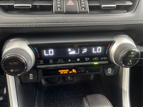 Used 2021 Toyota RAV4 XLE Premium FWD image 36