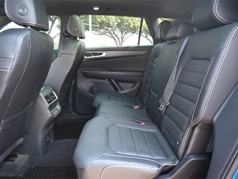 Certified 2024 Volkswagen Atlas Cross Sport SEL R-Line image 24