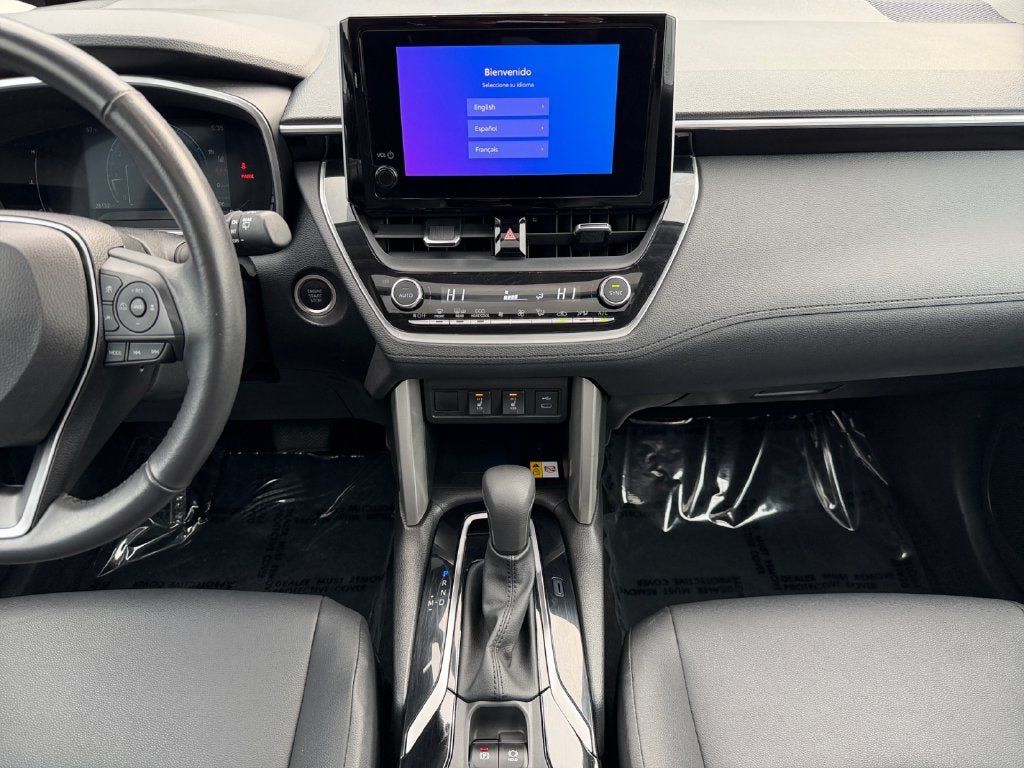 Used 2023 Toyota Corolla Cross XLE w/ Convenience Package AWD/4WD image 12