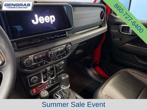 Certified 2025 Jeep Gladiator Rubicon AWD/4WD image 16