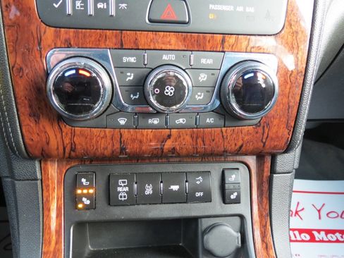 Used 2014 Chevrolet Traverse LT image 14