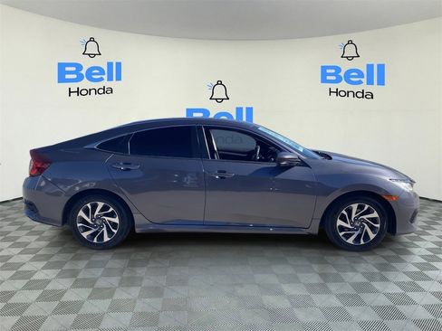 Used 2018 Honda Civic EX image 5