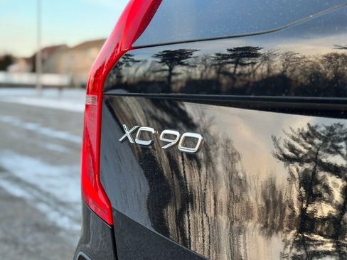 Used 2023 Volvo XC90 B6 Plus w/ Protection Package Premier image 14