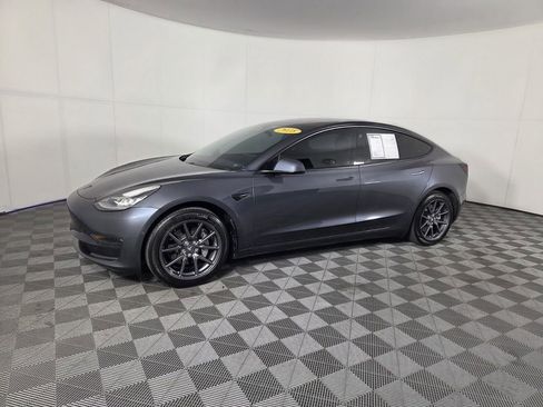 Used 2018 Tesla Model 3 Long Range image 9