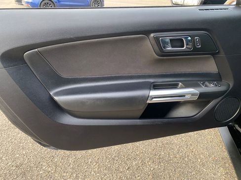 Used 2016 Ford Mustang Coupe image 11