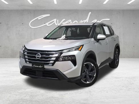 Used 2025 Nissan Rogue SV FWD image 1