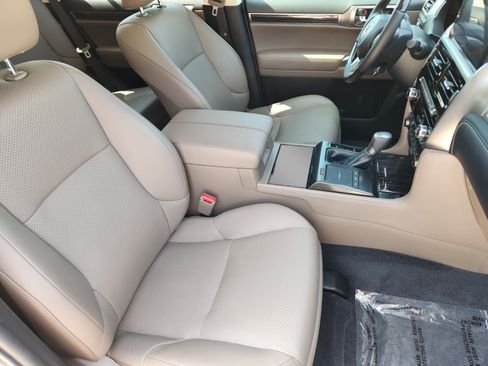 Used 2023 Lexus GX 460 Luxury w/ Accessory Package AWD/4WD image 6