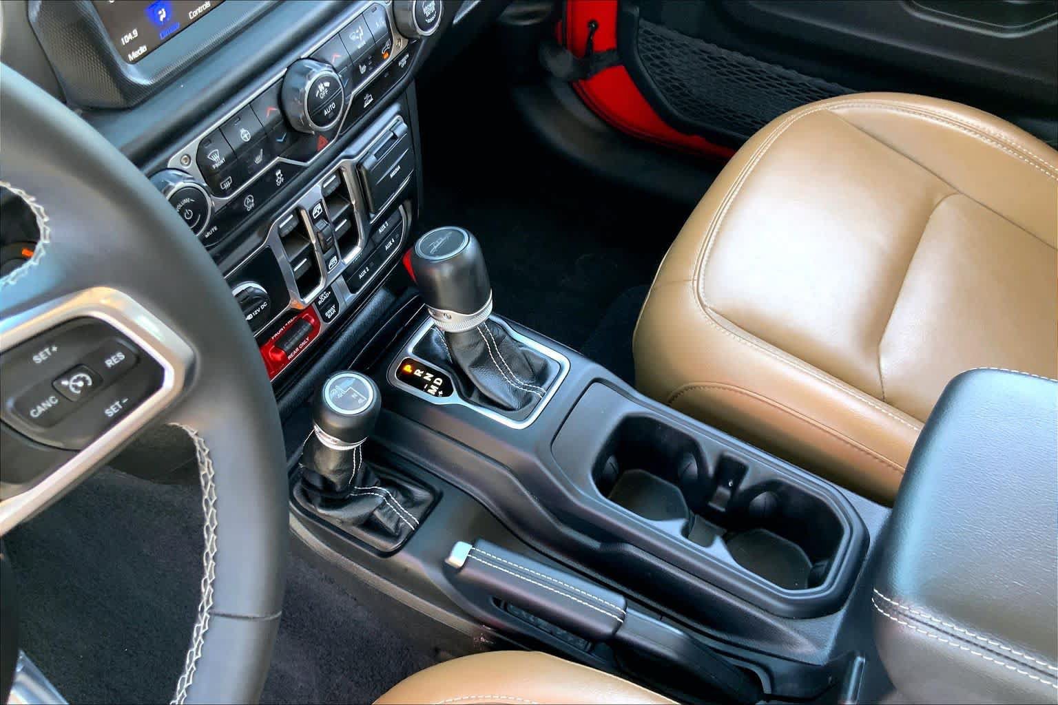 Used 2023 Jeep Gladiator Rubicon w/ Cold Weather Group AWD/4WD image 17
