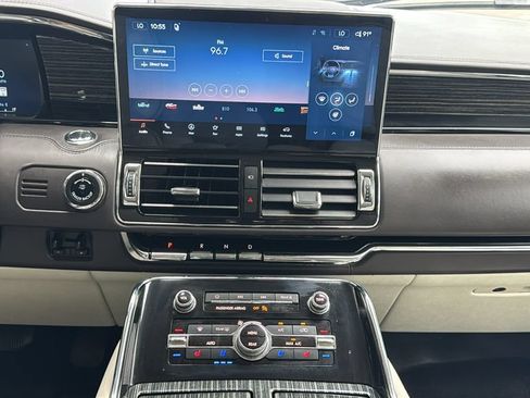Used 2022 Lincoln Navigator L Black Label AWD/4WD image 12