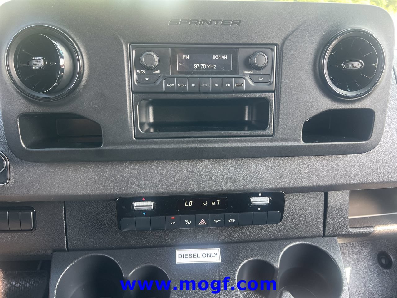 Used 2025 Mercedes-Benz Sprinter 2500 image 8
