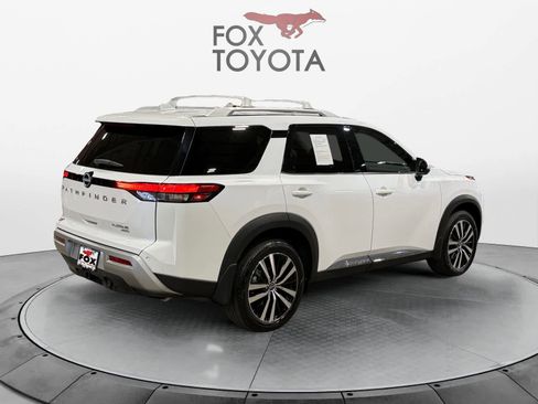 Used 2025 Nissan Pathfinder Platinum image 6