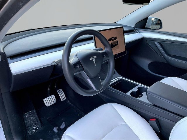 Used 2023 Tesla Model Y Performance AWD/4WD image 17