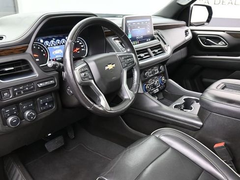 Used 2021 Chevrolet Tahoe Premier w/ Premium Package image 14