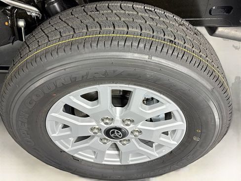 New 2026 Toyota Tacoma SR5 image 31