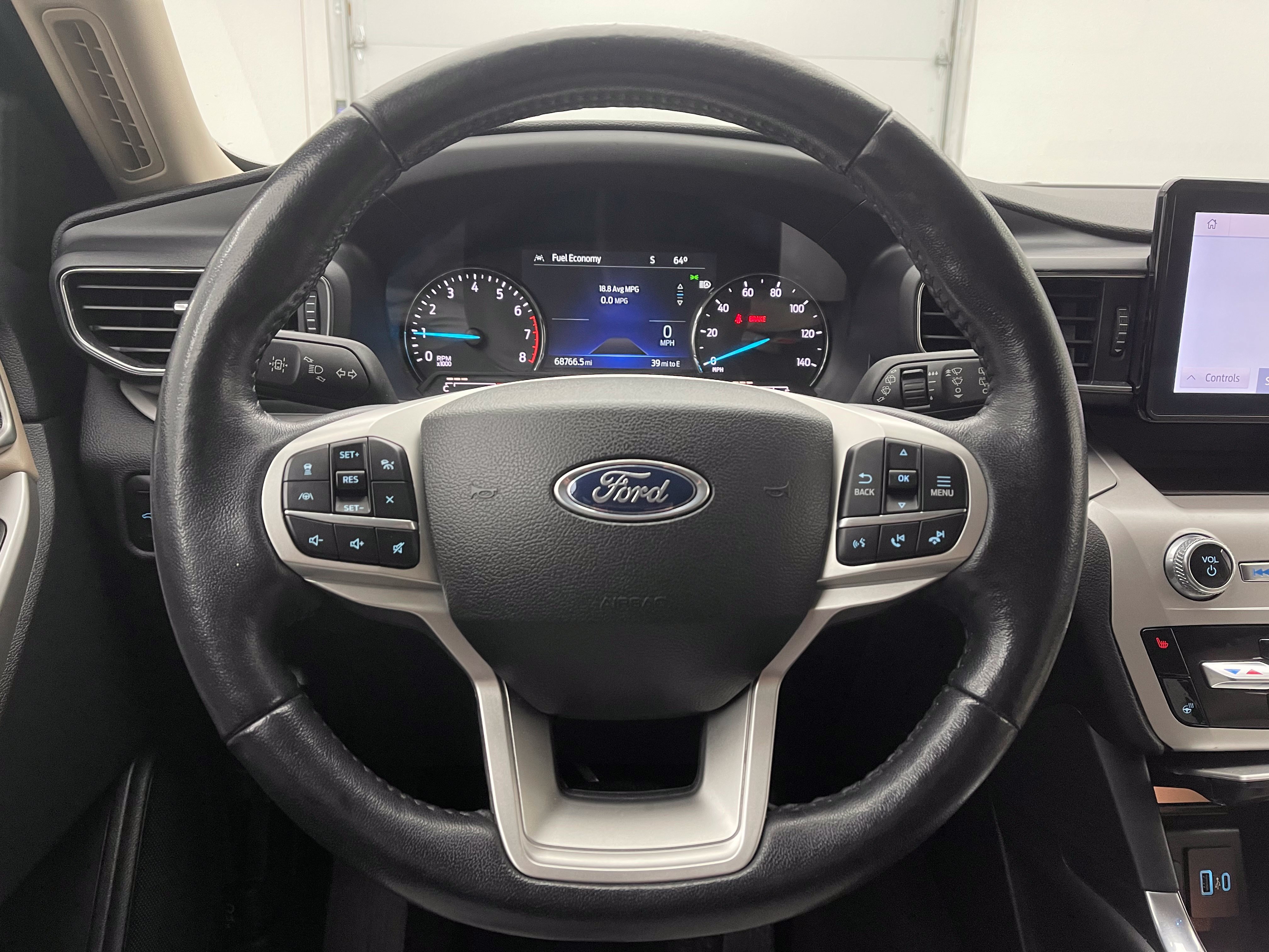 Used 2023 Ford Explorer XLT w/ Equipment Group 202A AWD/4WD image 18
