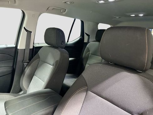 Used 2021 Chevrolet Traverse LT FWD image 22