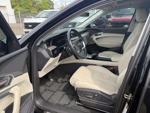 Used 2024 Audi Q8 e-tron Prestige w/ Prestige Package AWD/4WD image 18