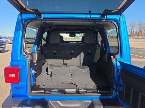 Certified 2025 Jeep Wrangler Sahara image 8