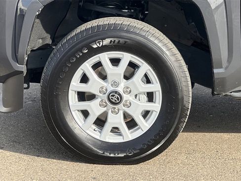 Certified 2025 Toyota Tacoma SR5 image 28