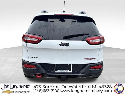 Used 2016 Jeep Cherokee Trailhawk w/ Comfort/Convenience Group AWD/4WD image 4