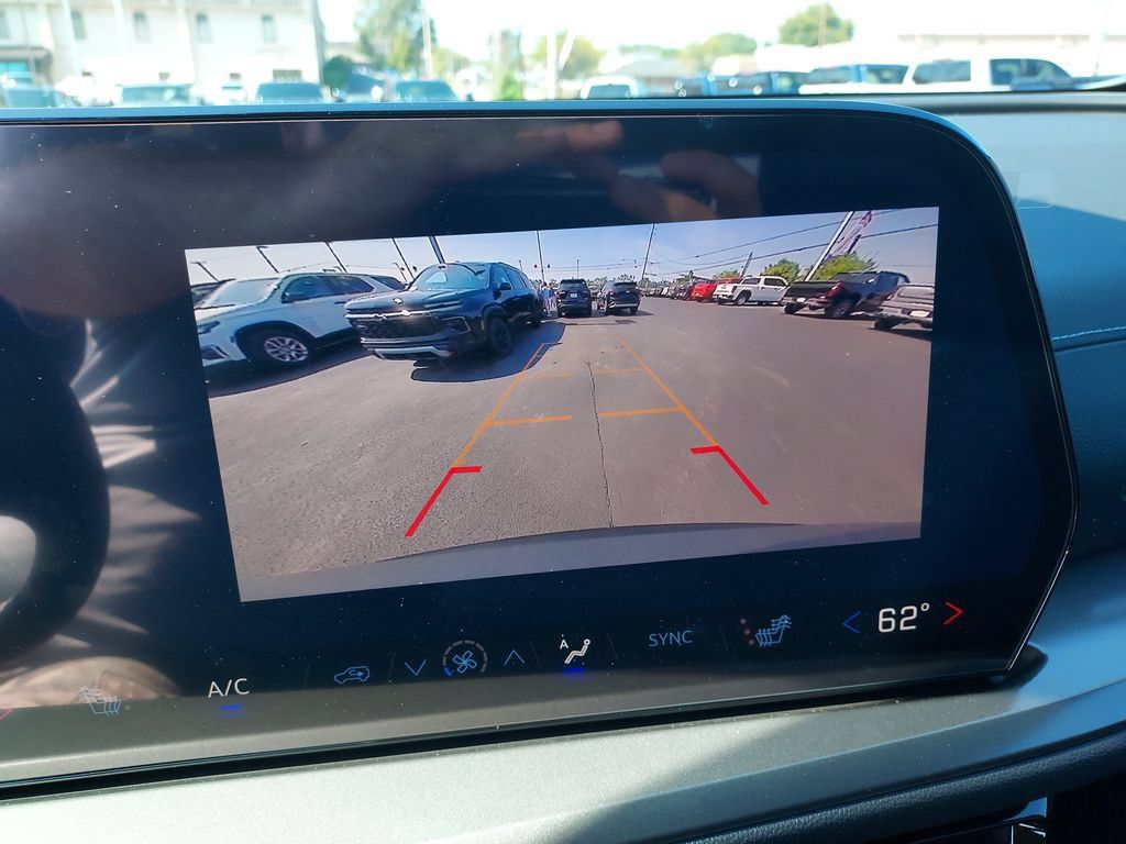 New 2027 Chevrolet Traverse LT w/ LPO, Floor Liner Package FWD image 23