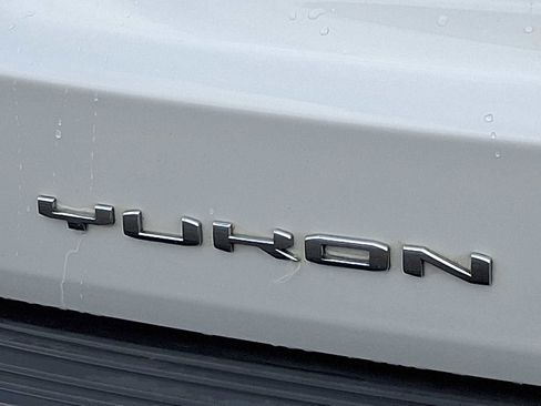 Used 2022 GMC Yukon SLT w/ SLT Premium Package image 29