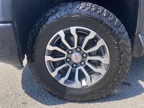 Certified 2019 GMC Sierra 1500 AT4 w/ Off Road Performance Package AWD/4WD image 33