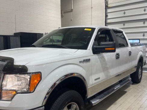 Used 2013 Ford F150 XLT w/ Mid Equipment Group image 3