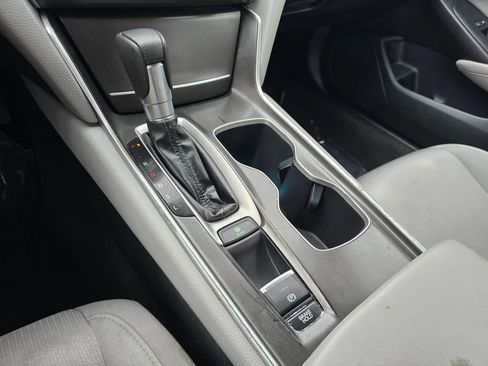Used 2018 Honda Accord LX image 31