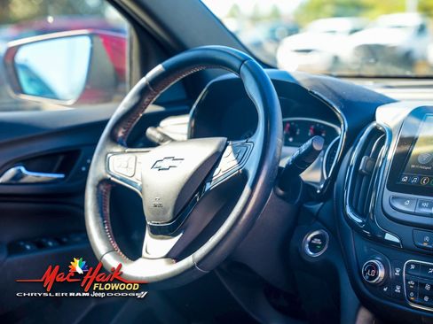 Used 2022 Chevrolet Equinox RS w/ RS Leather Package image 11