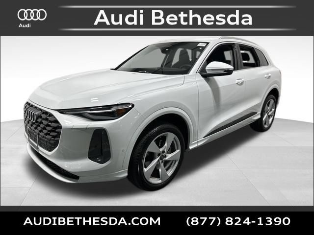 Used 2025 Audi Q5 Premium Plus w/ Premium Plus AWD/4WD image 3