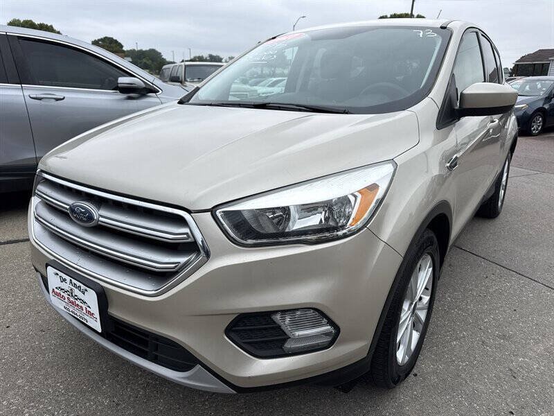 Used 2017 Ford Escape SE AWD/4WD image 1