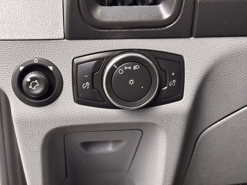 Used 2019 Ford Transit 250 148 Medium Roof image 9