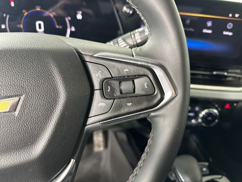 Used 2025 Chevrolet Trax LT w/ Driver Confidence Package image 16