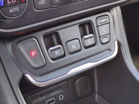 Used 2021 GMC Terrain SLE w/ Driver Convenience Package FWD image 9