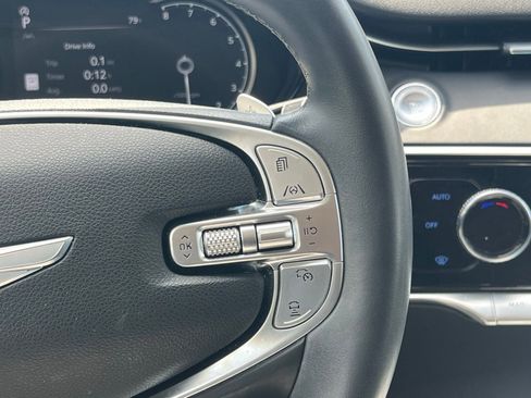 Used 2023 Genesis GV70 2.5T w/ Select Package AWD/4WD image 28