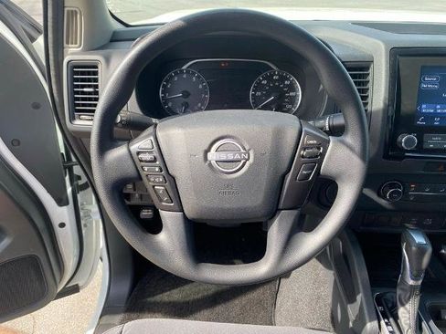 Used 2022 Nissan Frontier S RWD image 17