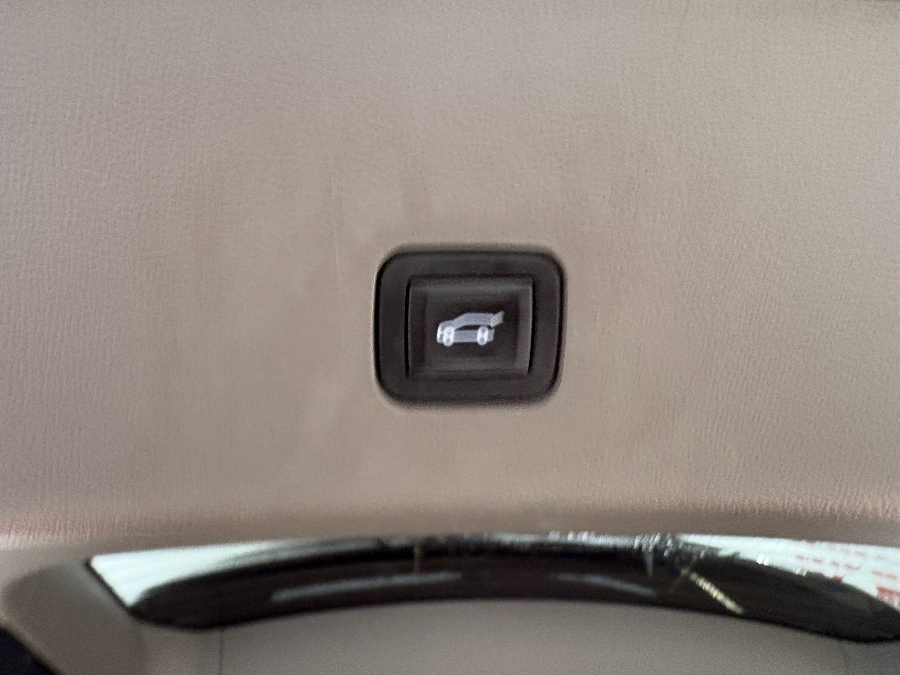 Used 2018 Chevrolet Traverse LT FWD image 9