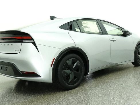 New 2026 Toyota Prius LE FWD image 28