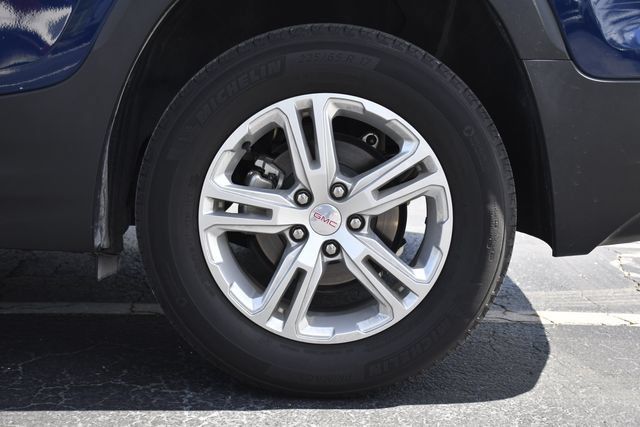 Used 2023 GMC Terrain SLE FWD image 29