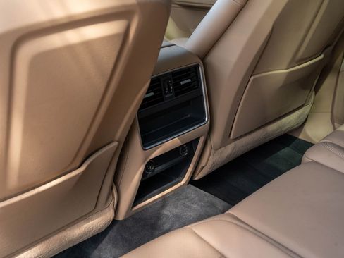 Used 2019 Porsche Cayenne image 32